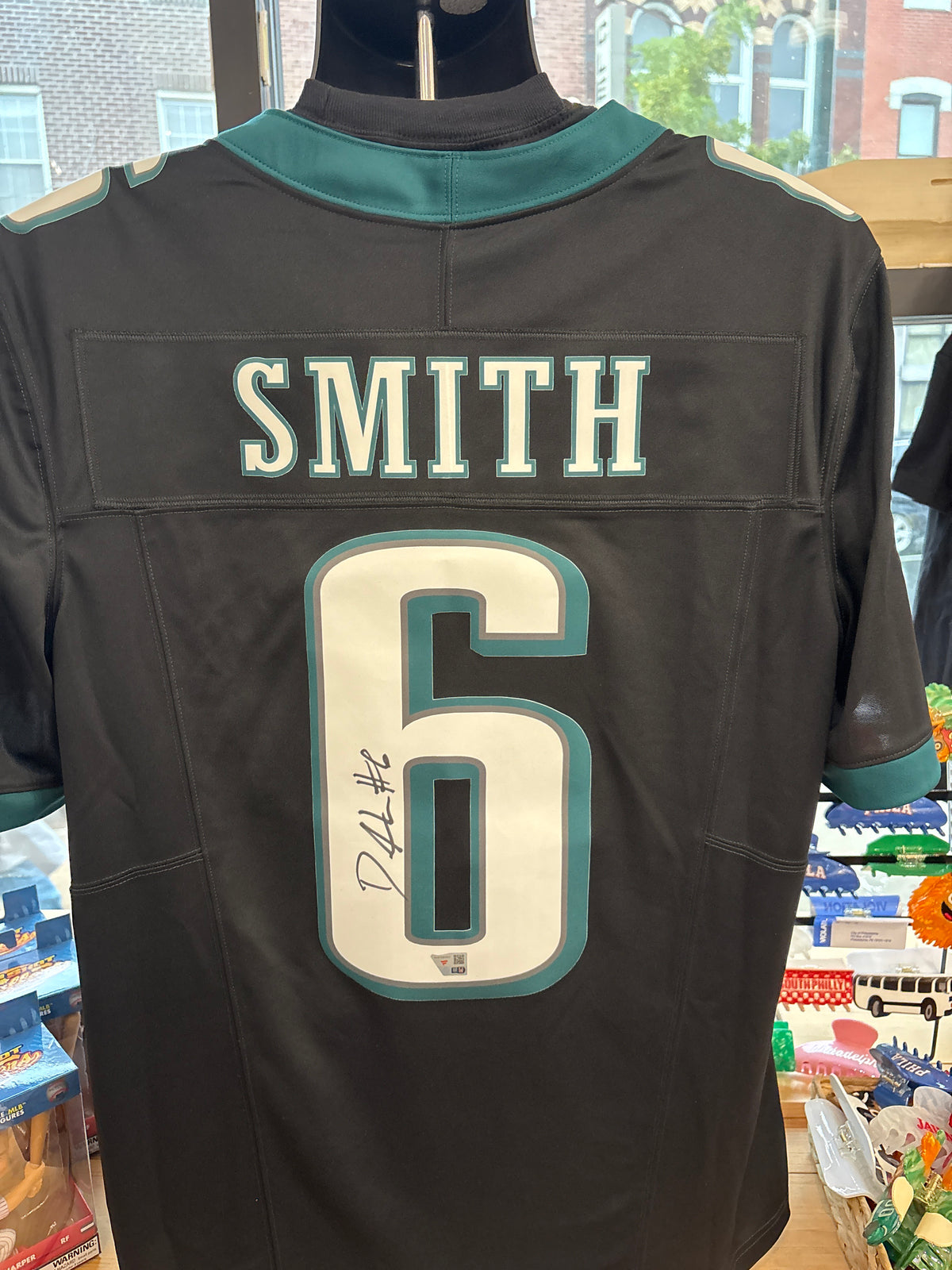DeVonta Smith Signed Eagles Black Nike Limited Jersey