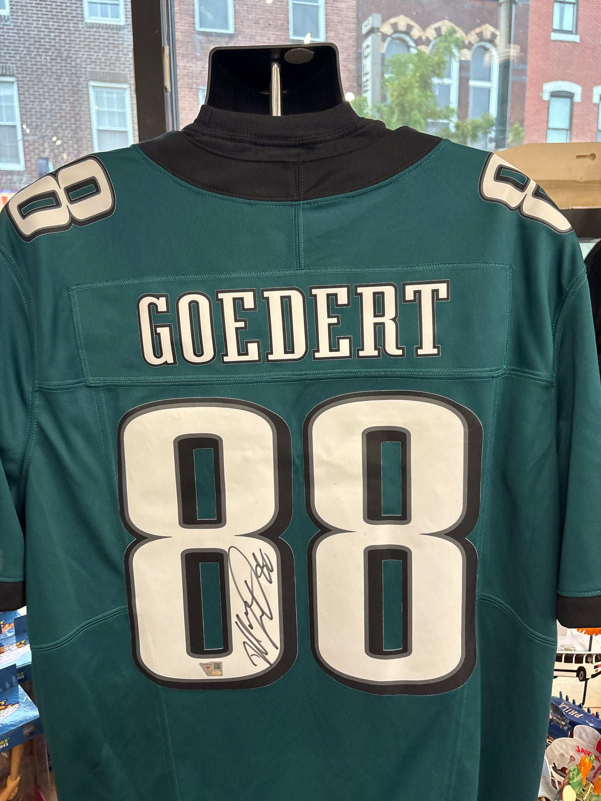 Dallas Goedert Signed Eagles Green Nike Limited Jersey