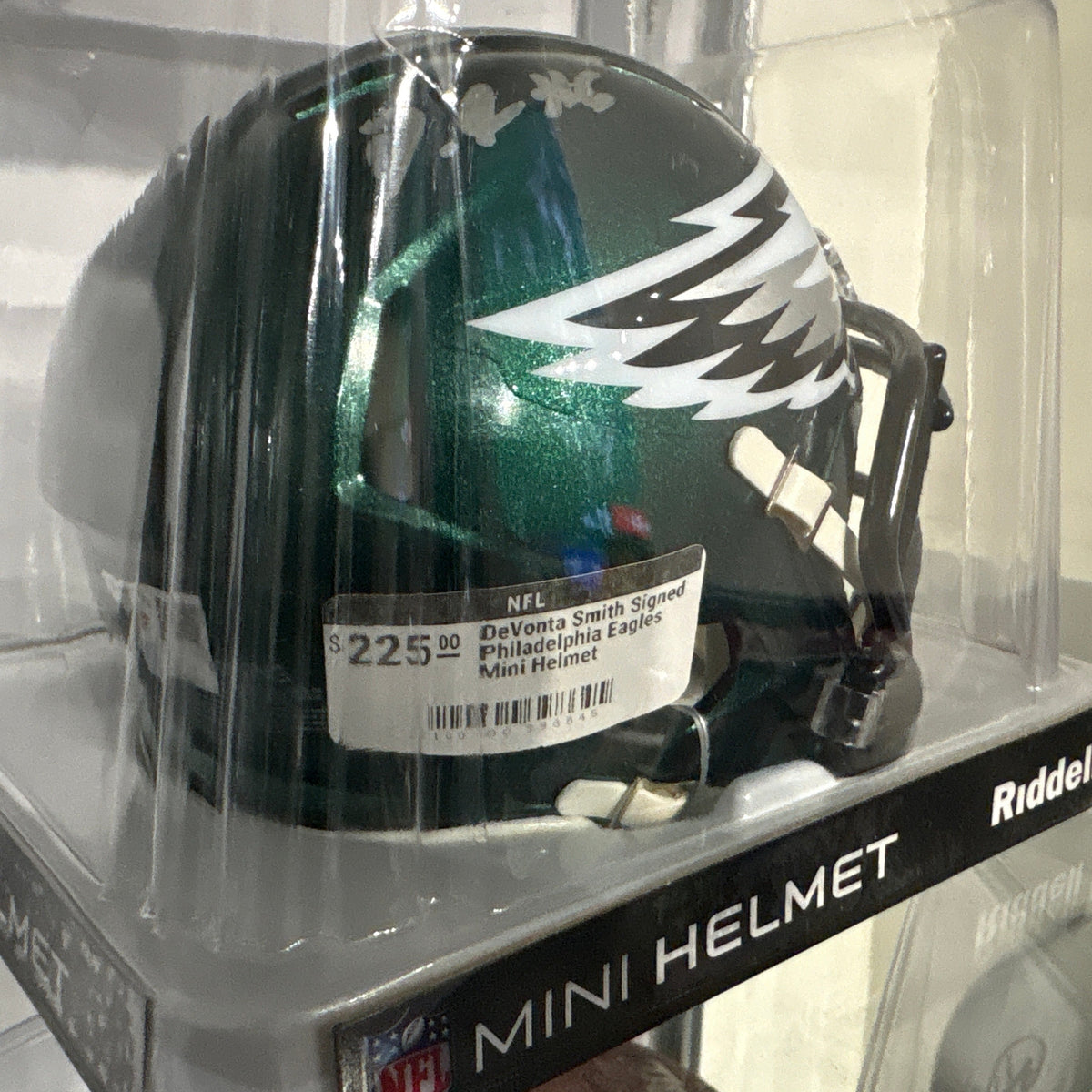 DeVonta Smith Signed Philadelphia Eagles Mini Helmet