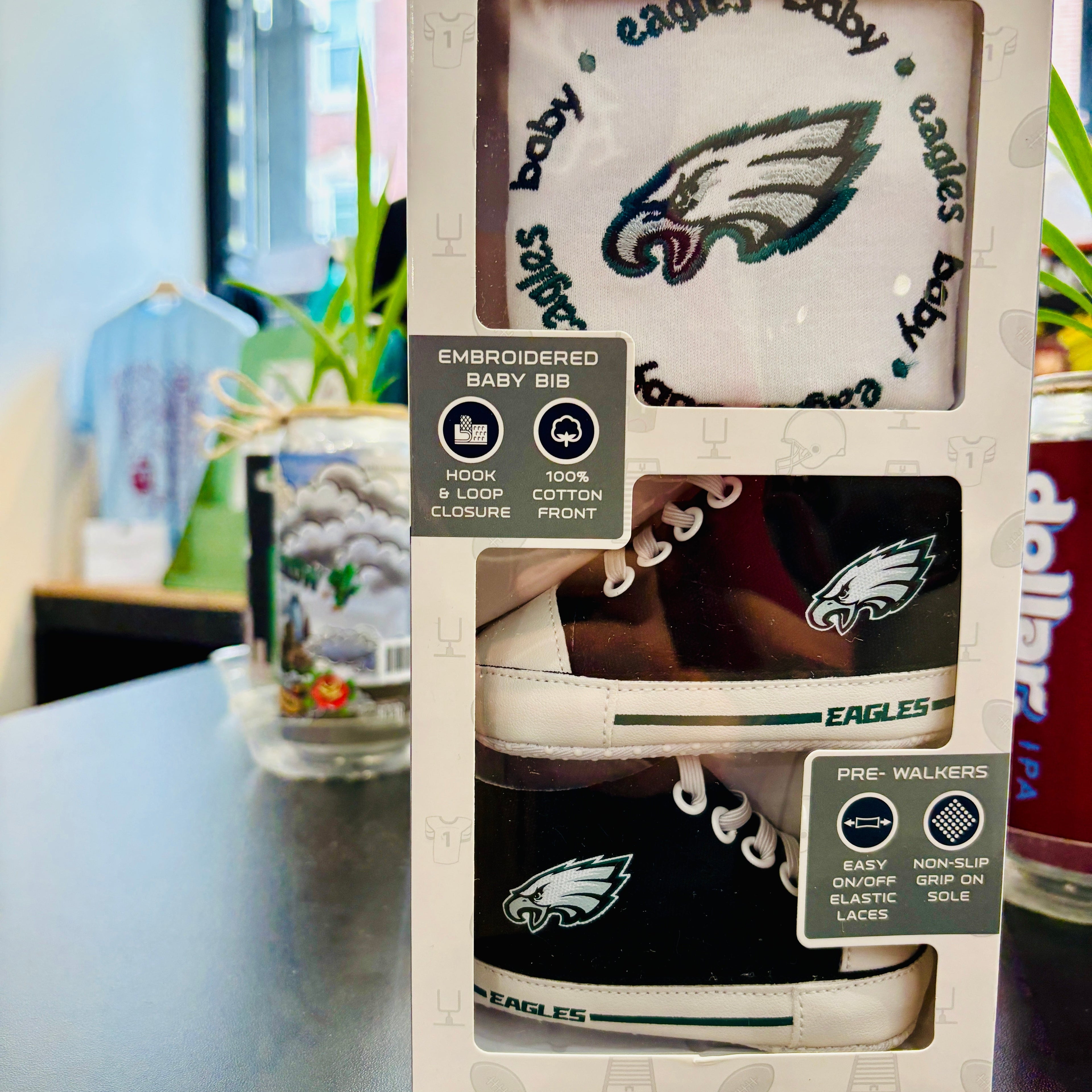 Philadelphia Eagles 2-Piece Baby Gift Set